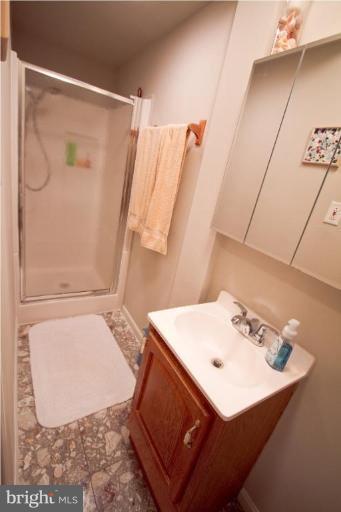 8595 Raglan Road Vienna, VA 22182 - Photo 10 of 30 Bath #3