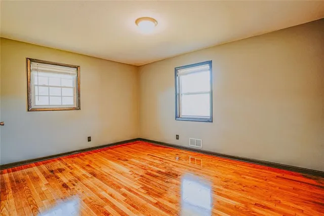 a view of empty room with window