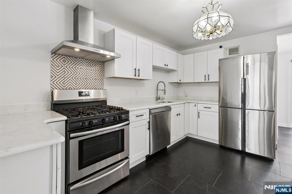 63 Garrison Street Newark, NJ 07105 - Photo 14 of 40