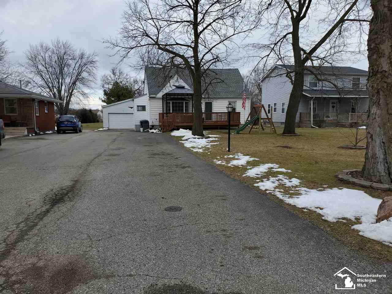 322 Lasalle Road Monroe, MI 48162 - Photo 2 of 8 50004722-1.JPG