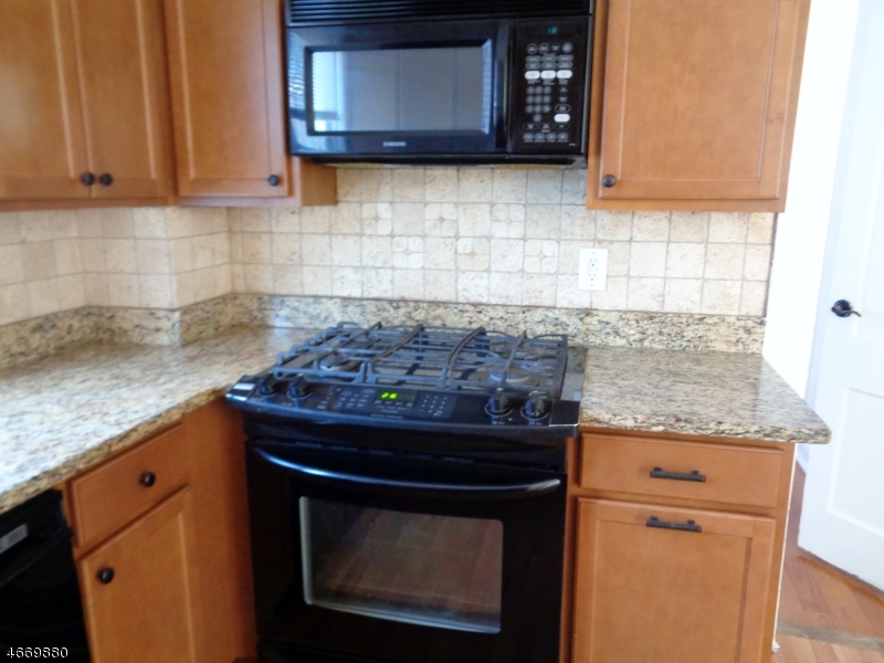 3 Mass Court, Unit 2F Passaic, NJ 07055 - Photo 2 of 8