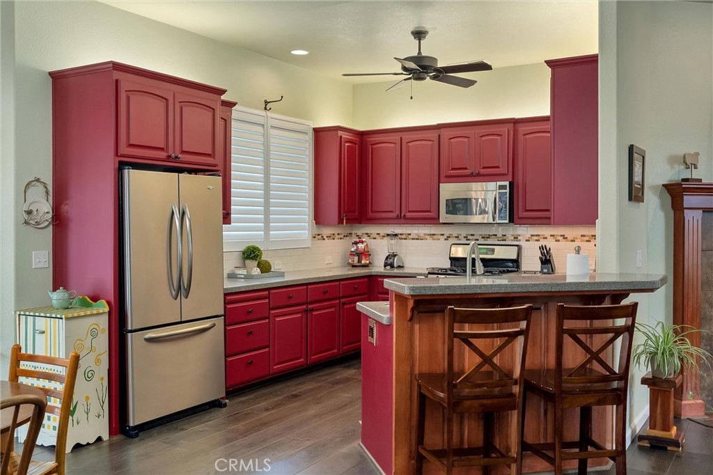 36 Phyllis Court Chico, CA 95928 - Photo 4 of 41 Kitchen