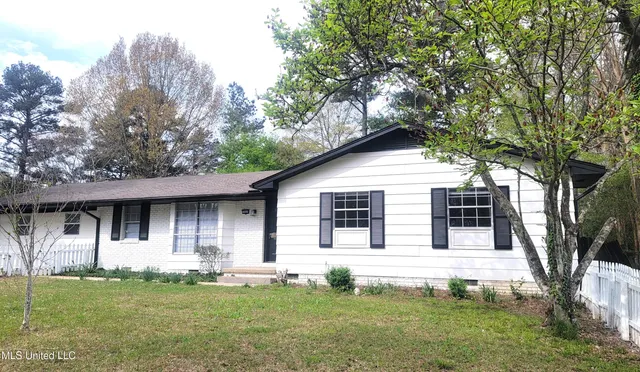 $184,900 | 5849 Medallion Drive, Jackson, MS 39211
