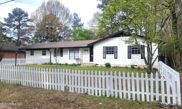 $184,900 | 5849 Medallion Drive, Jackson, MS 39211