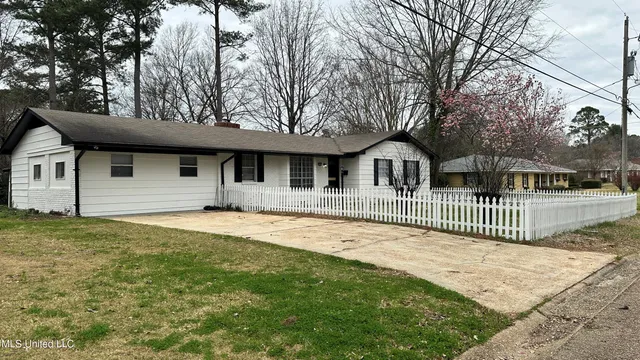 $184,900 | 5849 Medallion Drive, Jackson, MS 39211