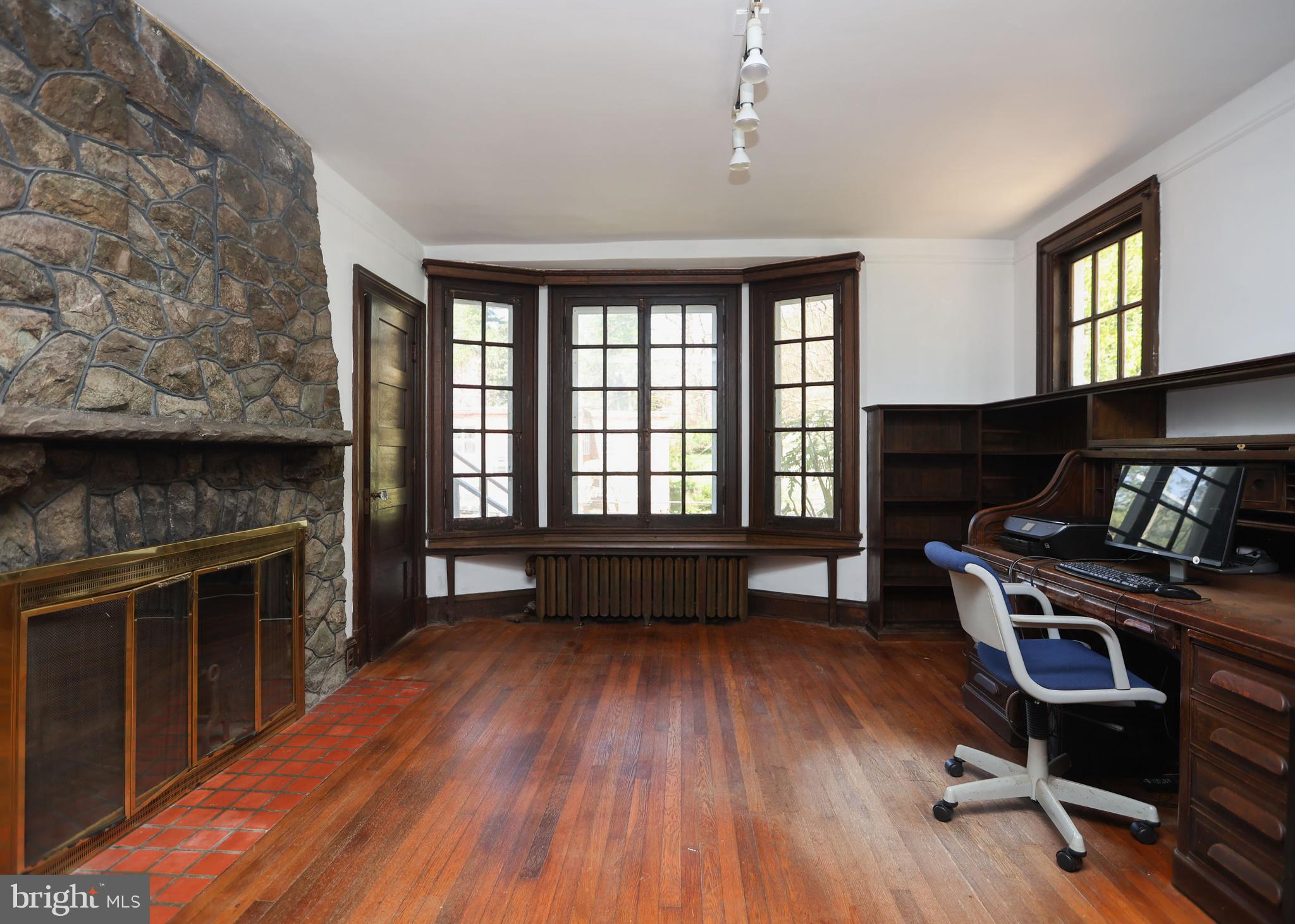103 Edgevale Road Baltimore, MD 21210 - Photo 23 of 71 Office with window seat