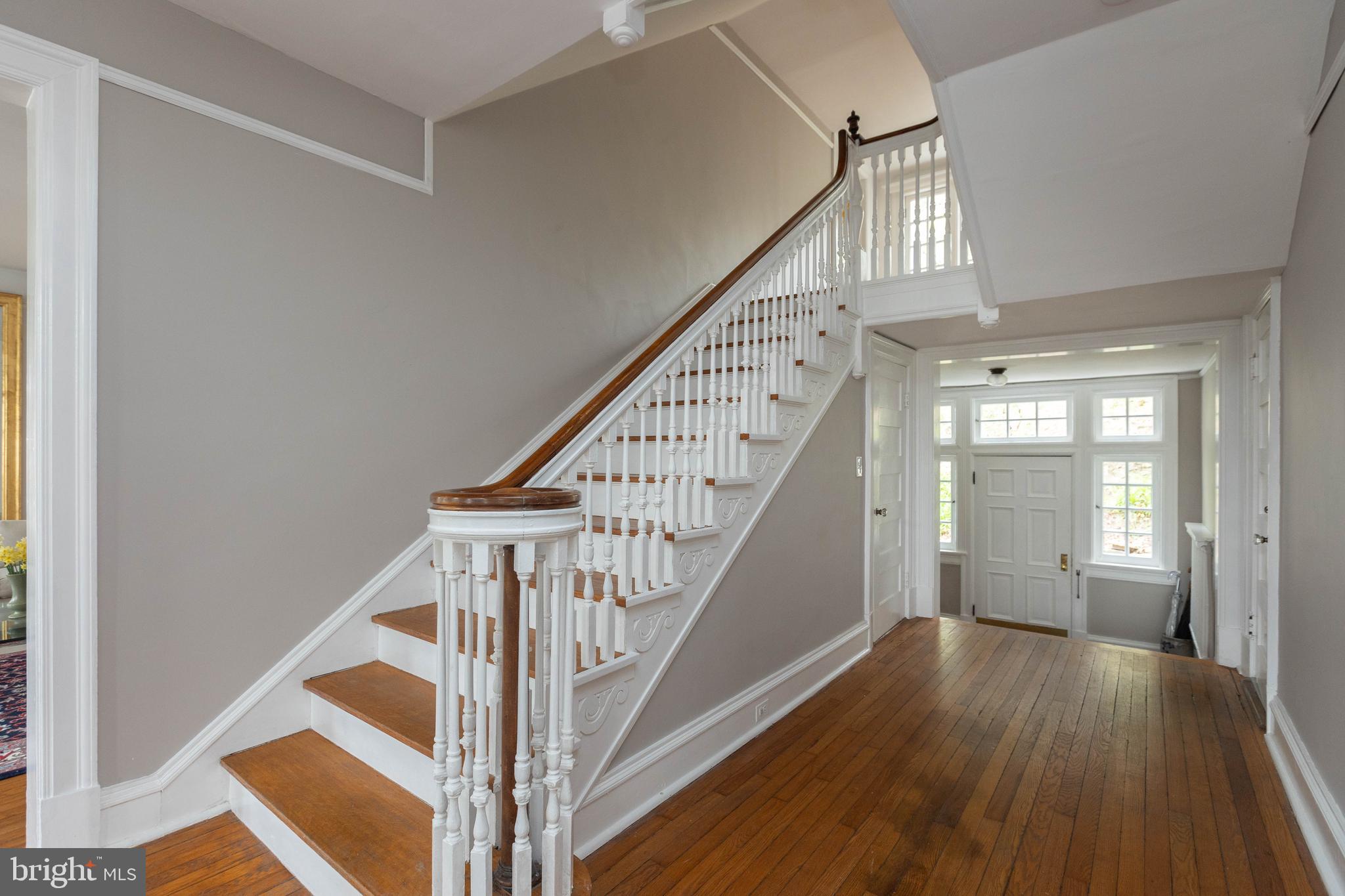 103 Edgevale Road Baltimore, MD 21210 - Photo 30 of 71 Let's go upstairs!