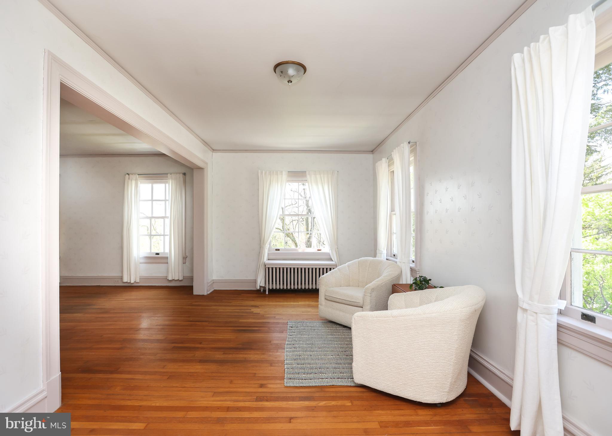 103 Edgevale Road Baltimore, MD 21210 - Photo 39 of 71 Sitting area completes primary suite