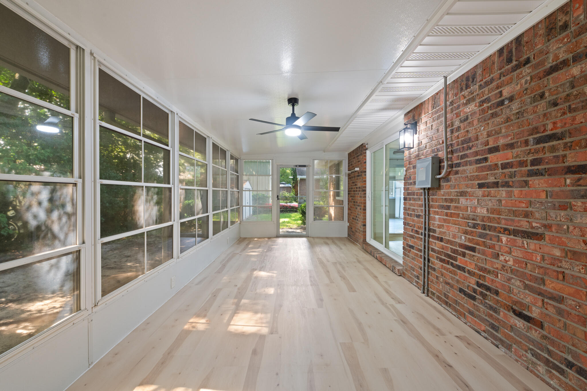 538 22nd Street Niceville, FL 32578 - Photo 40 of 46 a view of entryway with wooden floor