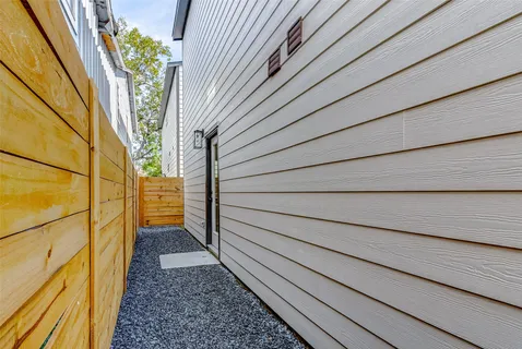 a view of a pathway of a house