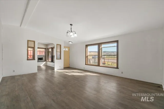 $383,900 | 2284 Weiser River Road, Weiser, ID 83672