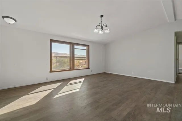 $383,900 | 2284 Weiser River Road, Weiser, ID 83672