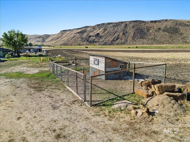 $383,900 | 2284 Weiser River Road, Weiser, ID 83672