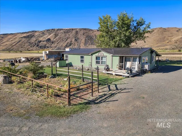 $383,900 | 2284 Weiser River Road, Weiser, ID 83672