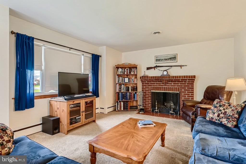 115 Homeland Road Pasadena, MD 21122 - Photo 7 of 40 Gallery Image 7