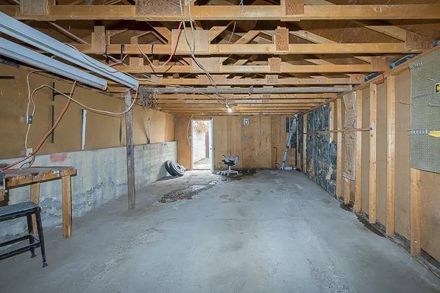 $219,000 | 1002 Wyoming Street, Rock Springs, WY 82901