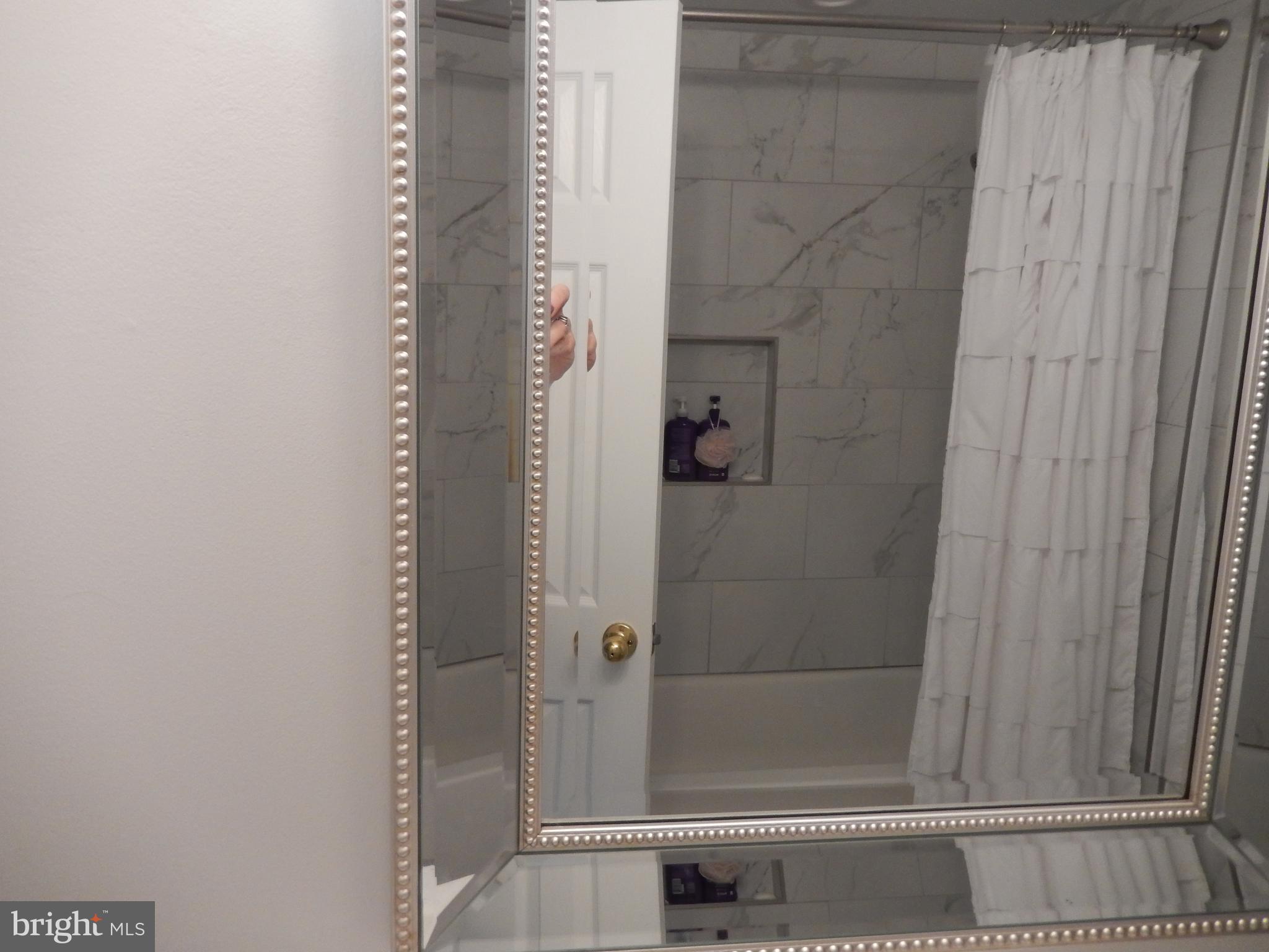 3209 Kilburn Road Philadelphia, PA 19114 - Photo 26 of 29 Hall Bath