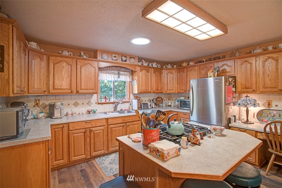 3011 Rozewood Drive Northeast Bremerton, WA 98310 - Photo 12 of 24 Gallery Image 12