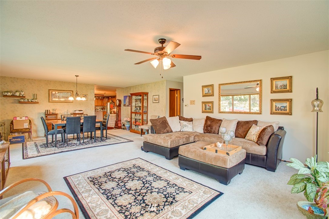 3011 Rozewood Drive Northeast Bremerton, WA 98310 - Photo 4 of 24 Gallery Image 4