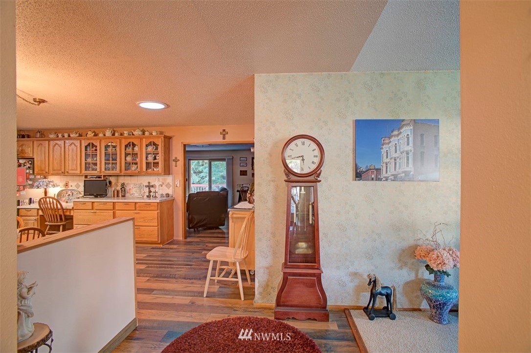 3011 Rozewood Drive Northeast Bremerton, WA 98310 - Photo 9 of 24 Gallery Image 9