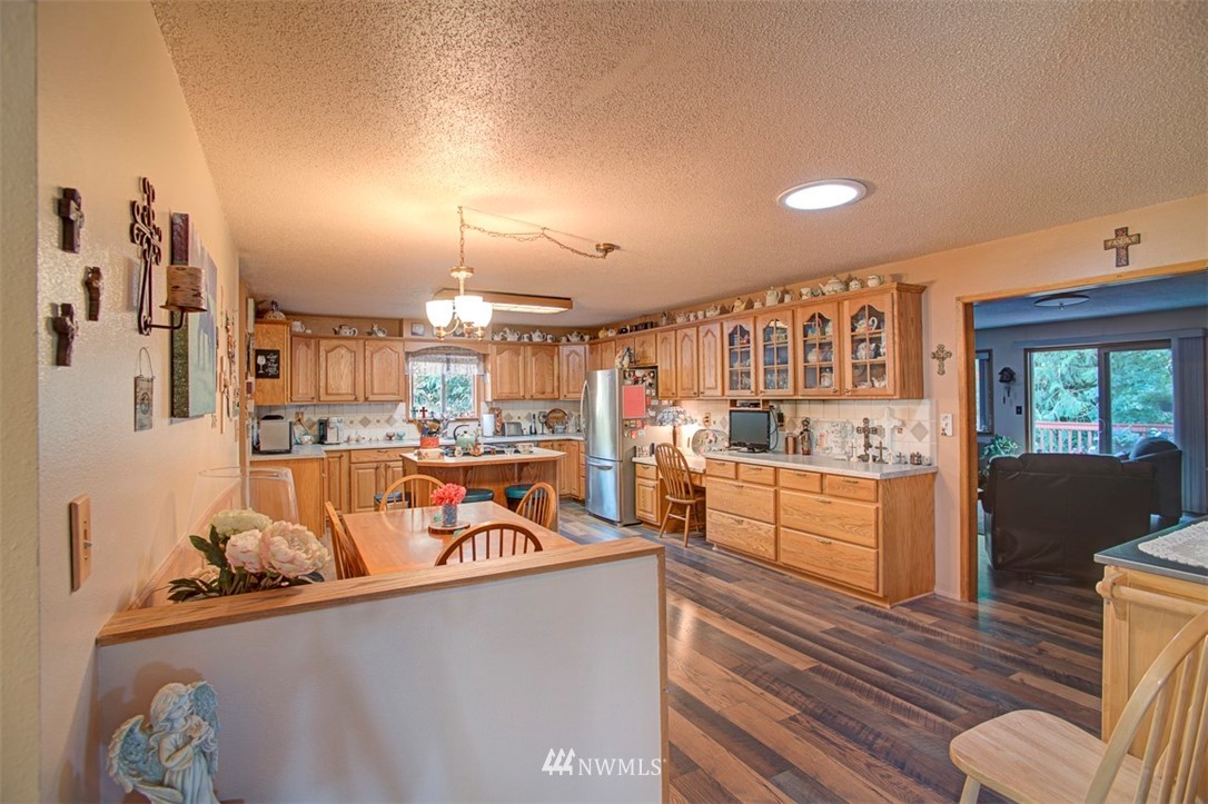 3011 Rozewood Drive Northeast Bremerton, WA 98310 - Photo 10 of 24 Gallery Image 10