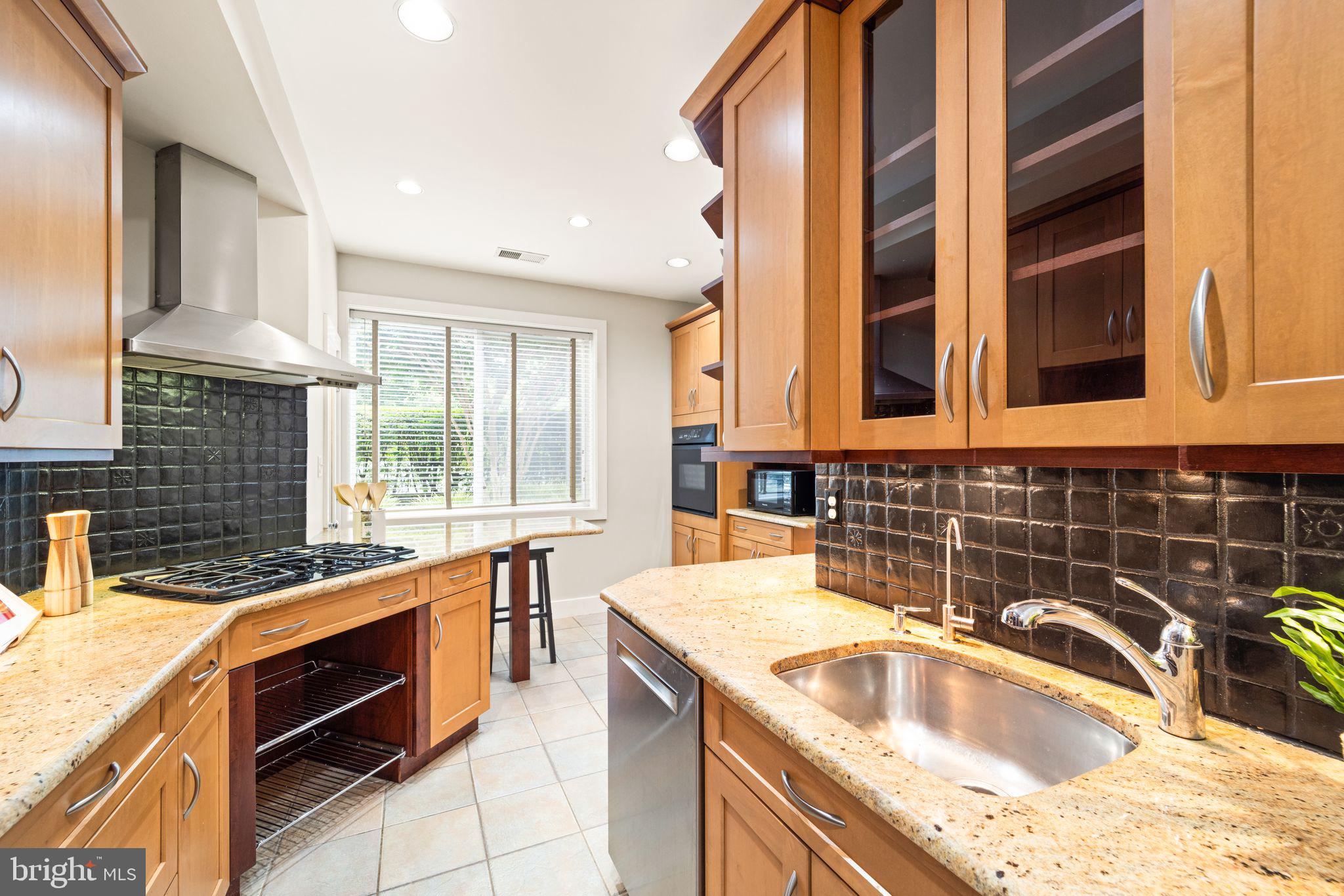 11428 Orchard Lane Reston, VA 20190 - Photo 14 of 59