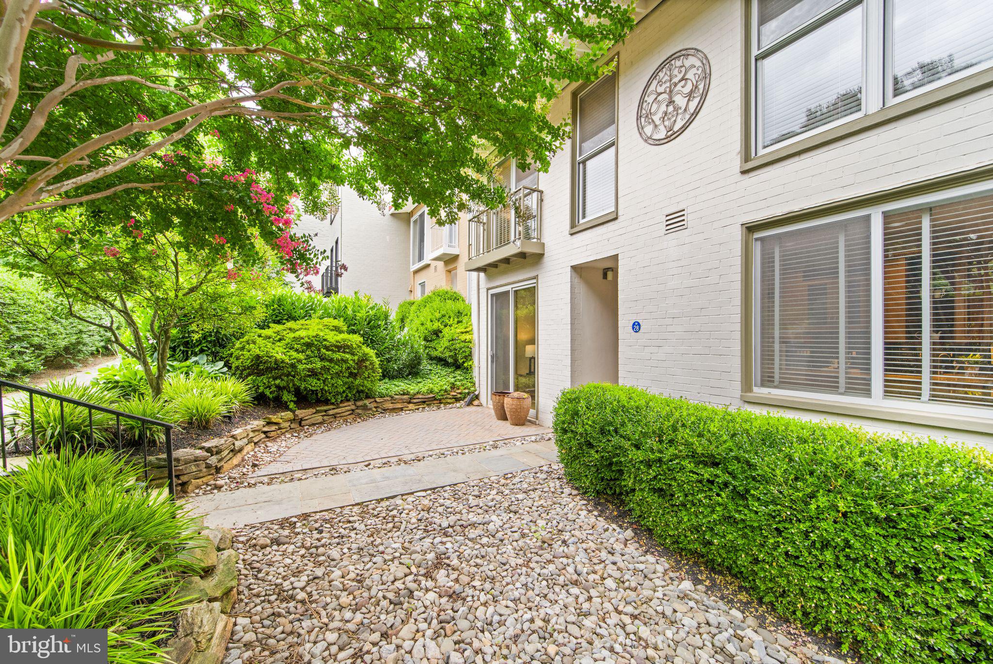 11428 Orchard Lane Reston, VA 20190 - Photo 4 of 59