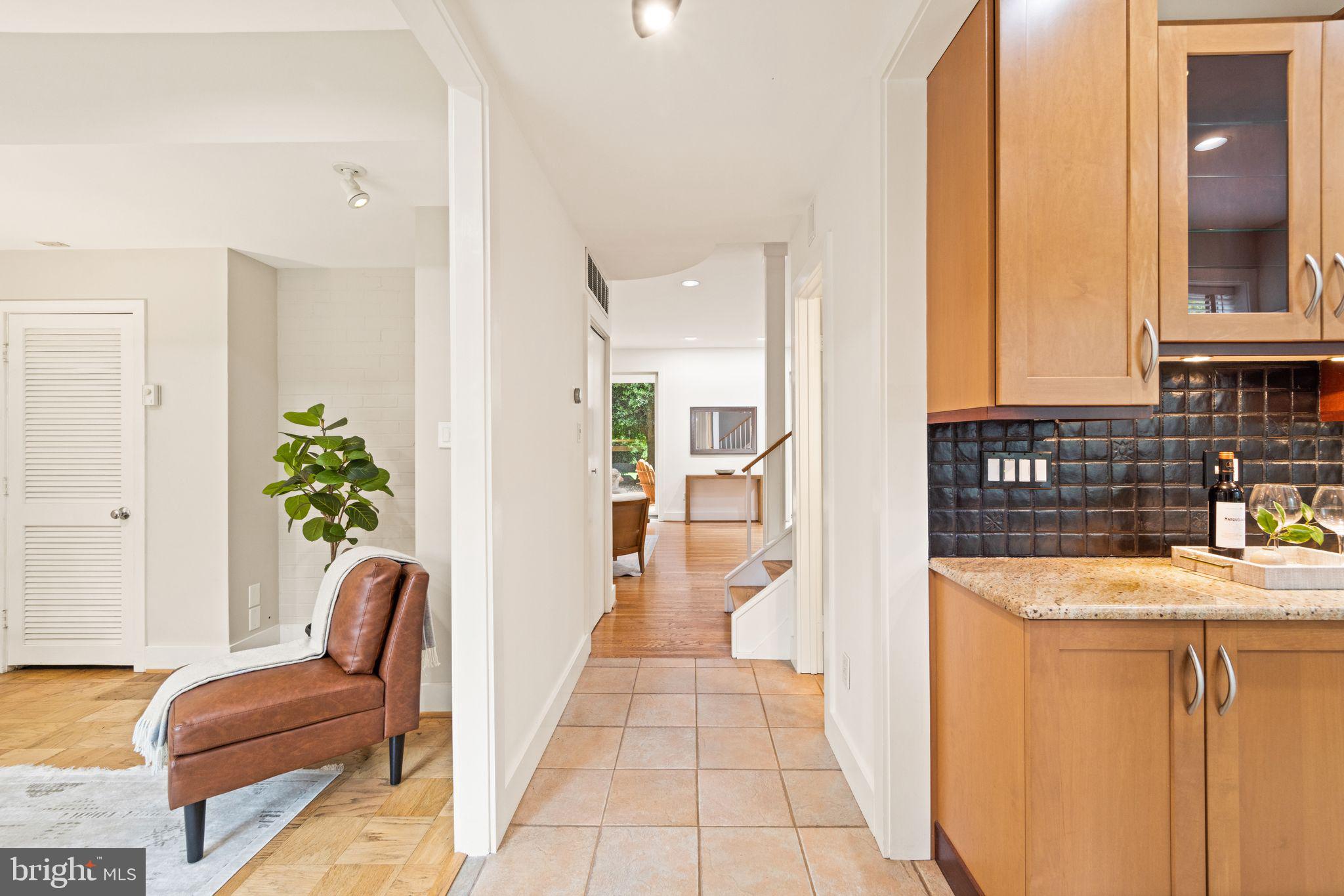 11428 Orchard Lane Reston, VA 20190 - Photo 5 of 59