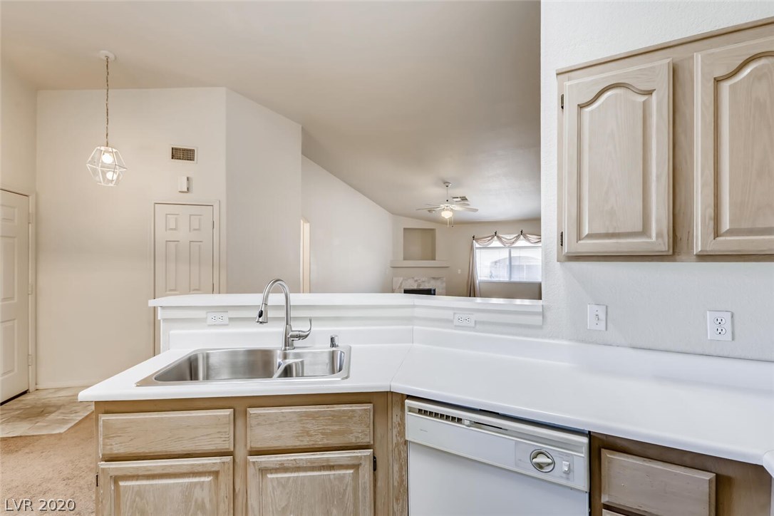 3320 South Fort Apache Road, Unit 205 Las Vegas, NV 89117 - Photo 13 of 26