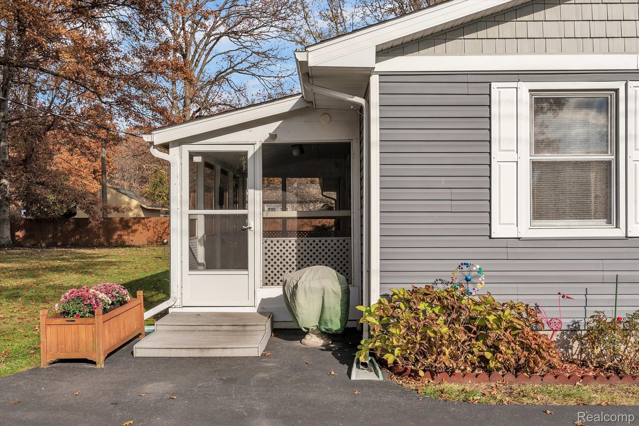 9561 Exeter Road Carleton, MI 48117 - Photo 44 of 51 44-9561-exeter-Rd-WindowStill-Real-Estate-Photography-44.jpg