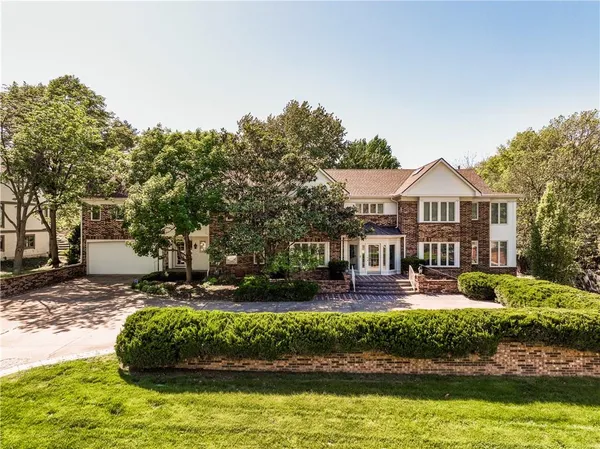 $1,500,000 | 8616 Cedar Drive, Prairie Village, KS 66207