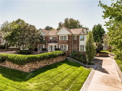 $1,500,000 | 8616 Cedar Drive, Prairie Village, KS 66207