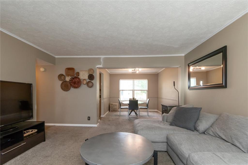 13195 Knoll Ridge Fishers, IN 46038 - Photo 4 of 25 Gallery Image 4