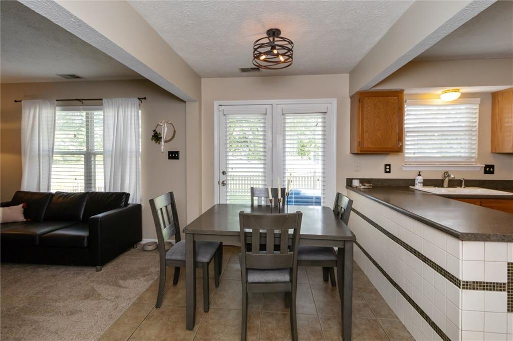 13195 Knoll Ridge Fishers, IN 46038 - Photo 7 of 25 Gallery Image 7