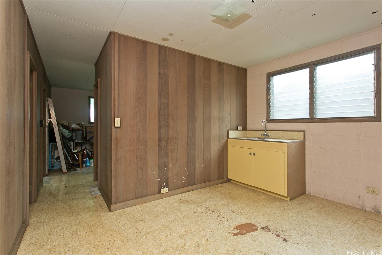 750 Makaleka Avenue Honolulu, HI 96816 - Photo 7 of 19 a view of a storage & utility room