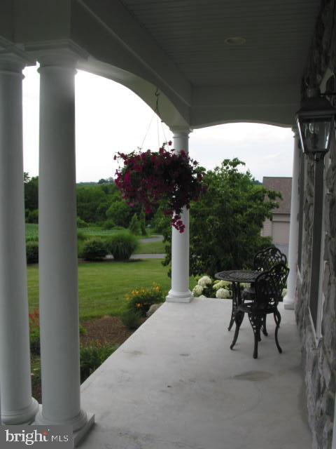 450 Fairview Road Lititz, PA 17543 - Photo 4 of 32