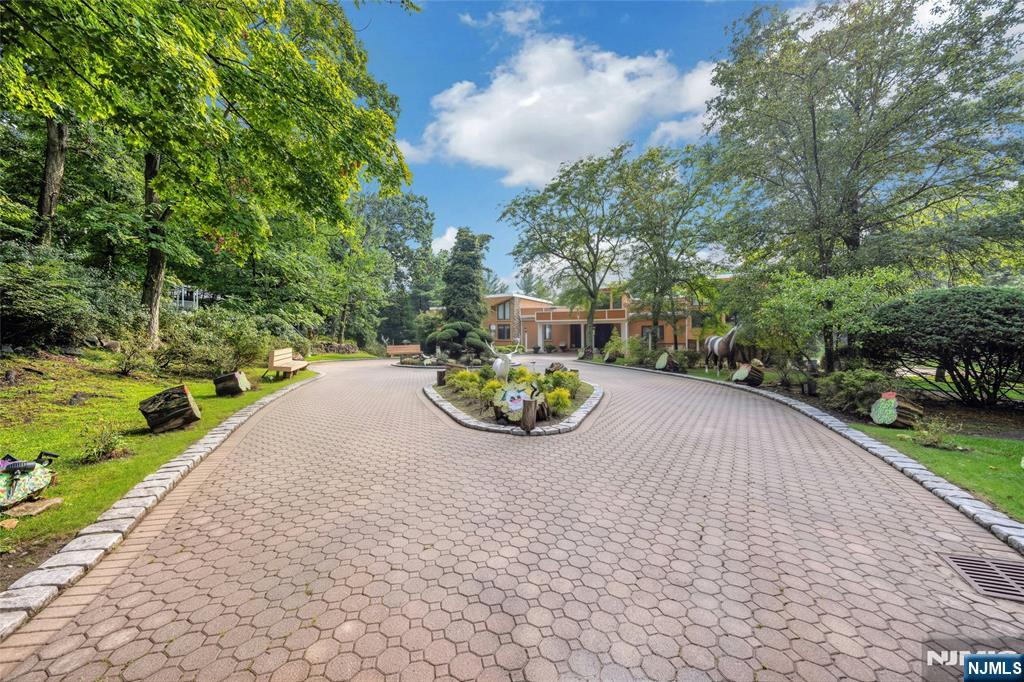 16 Schaffer Road Alpine, NJ 07620 - Photo 2 of 22 Gallery Image 2
