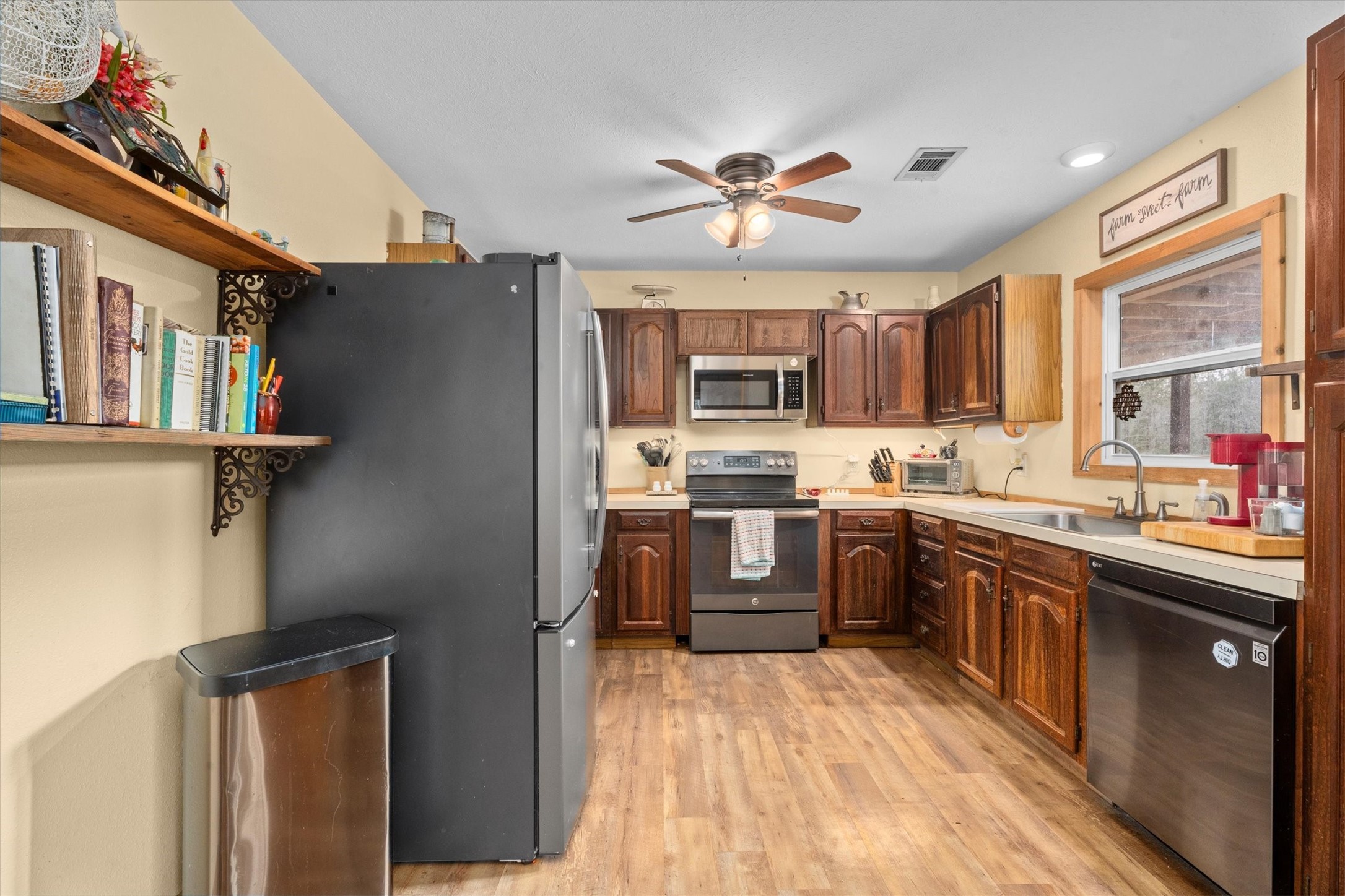 12848 Old Little Road Conroe, TX 77303 - Photo 6 of 46
