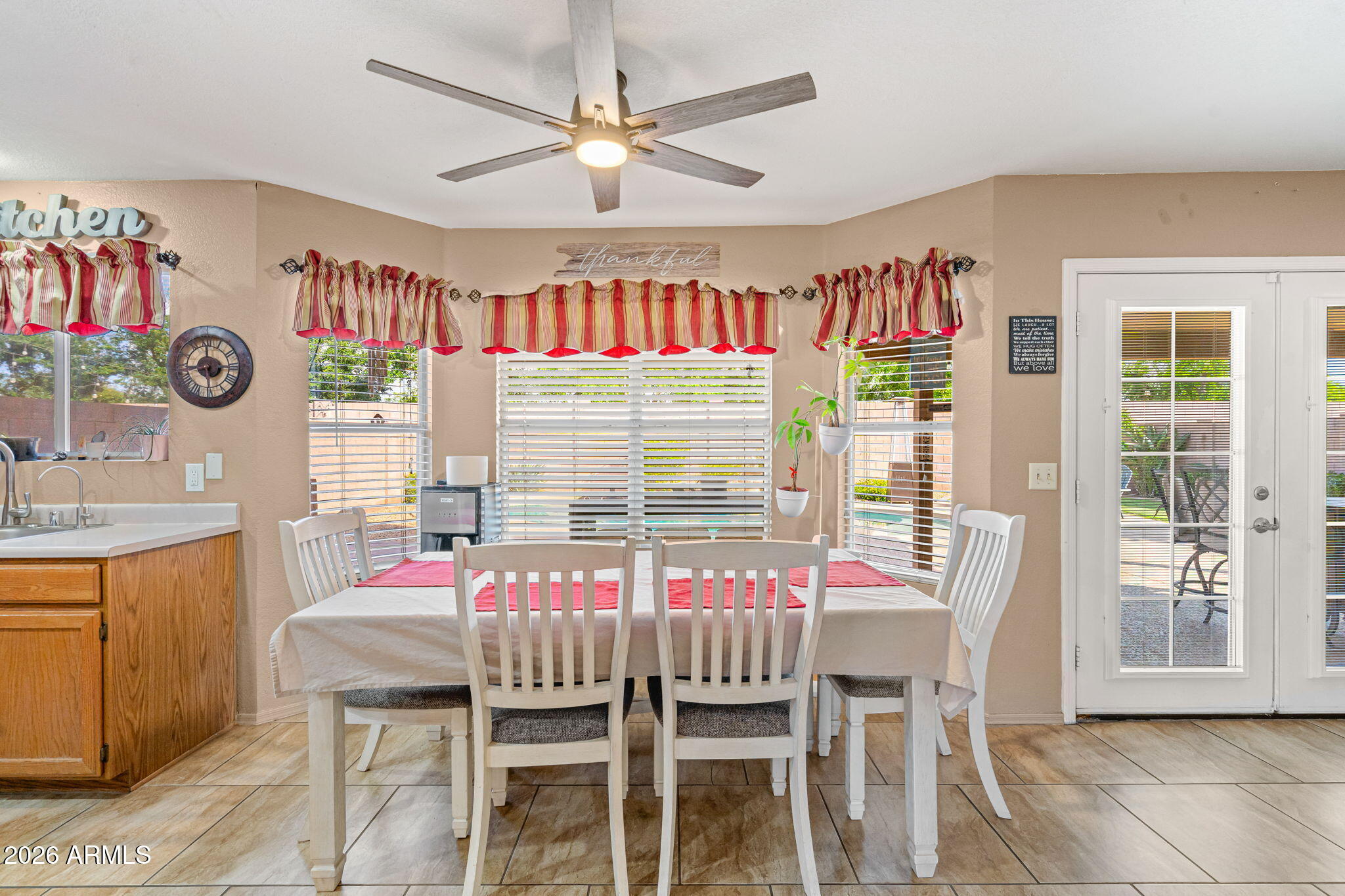 7617 West Calavar Road Peoria, AZ 85381 - Photo 6 of 27 Eat-in Kitchen