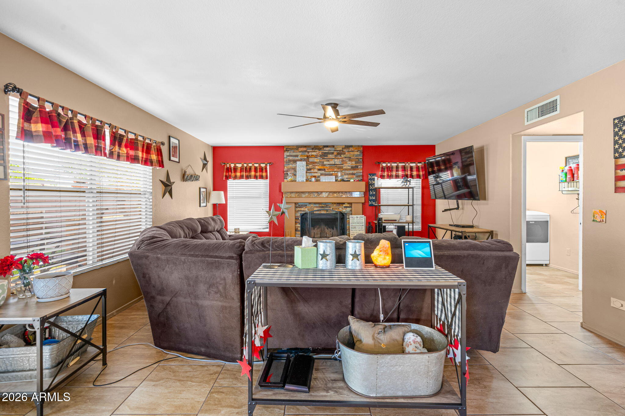 7617 West Calavar Road Peoria, AZ 85381 - Photo 8 of 27 Family Room