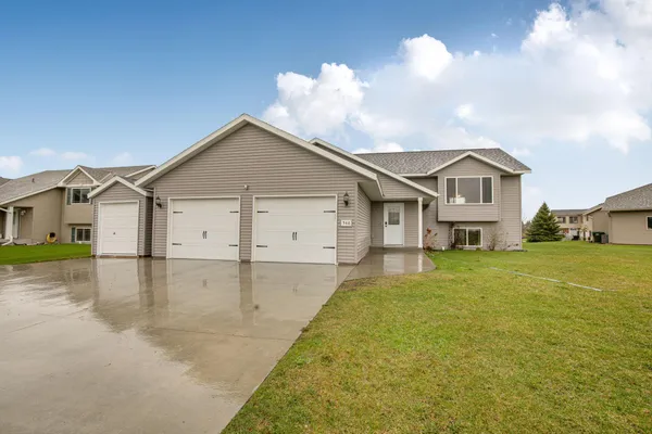 $325,000 | 548 11th Avenue Northeast, Melrose, MN 56352