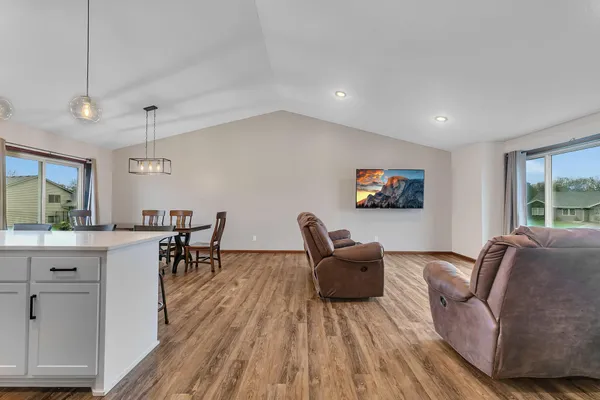 $325,000 | 548 11th Avenue Northeast, Melrose, MN 56352
