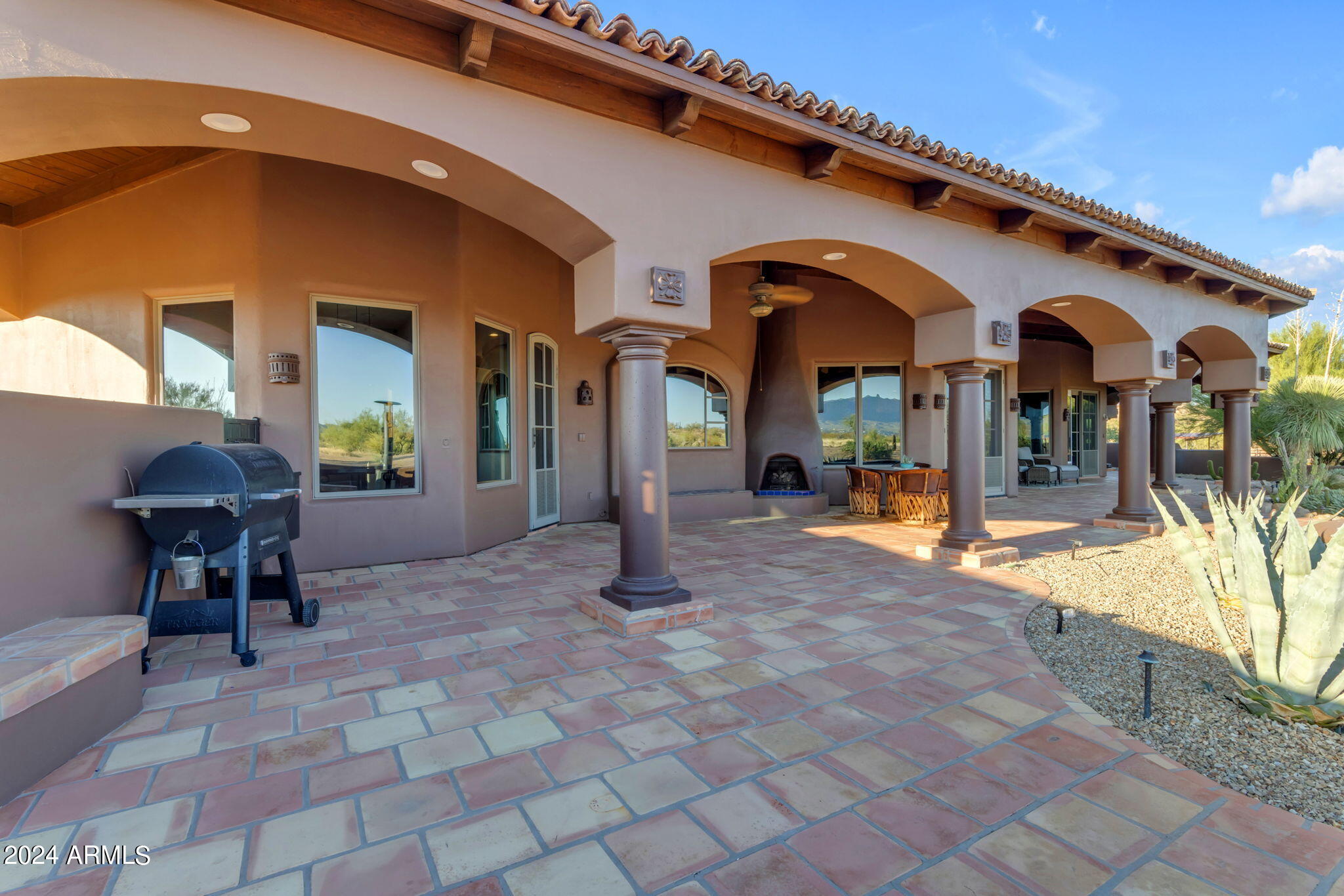 13330 East Jomax Road Scottsdale, AZ 85262 - Photo 45 of 164 a view of a building with sitting area