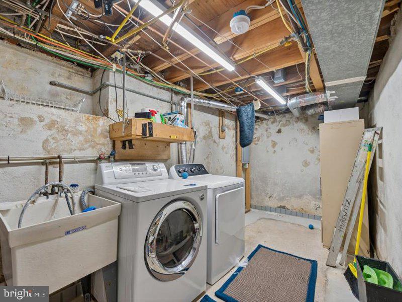 1723 Ridgeway Road Havertown, PA 19083 - Photo 33 of 35 a utility room with dryer and washer
