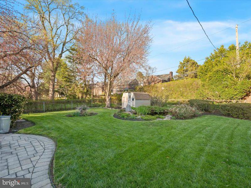 1723 Ridgeway Road Havertown, PA 19083 - Photo 34 of 35 a view of a garden with large trees