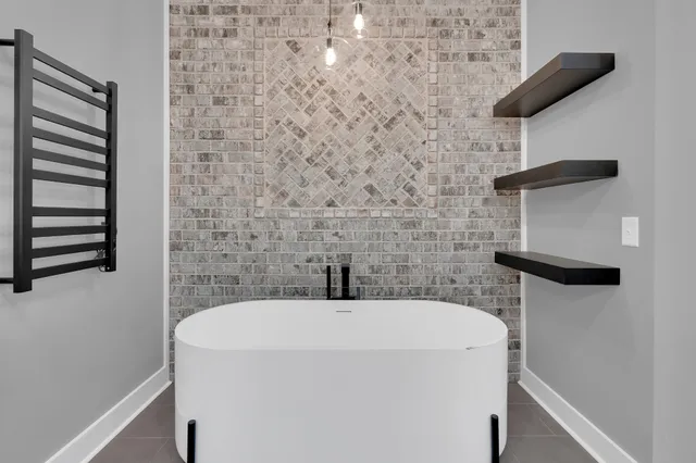 $874,900 | 2108 Country Club Drive, Tullahoma, TN 37388