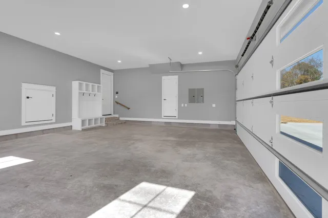 $874,900 | 2108 Country Club Drive, Tullahoma, TN 37388