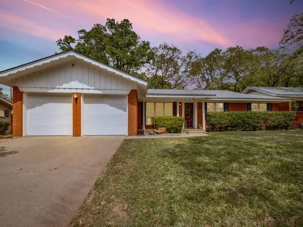 $360,000 | 712 Joanna Drive, Hurst, TX 76053