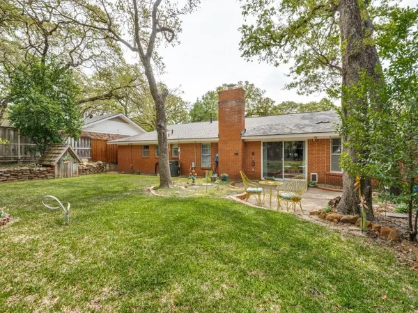 $360,000 | 712 Joanna Drive, Hurst, TX 76053