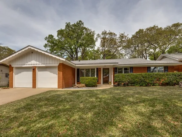 $360,000 | 712 Joanna Drive, Hurst, TX 76053